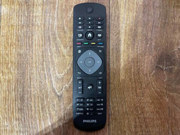 Пульт ДУ для телевизора PHILIPS Детали телевизоров, вентиляционных регуляторов ворот и т.д.