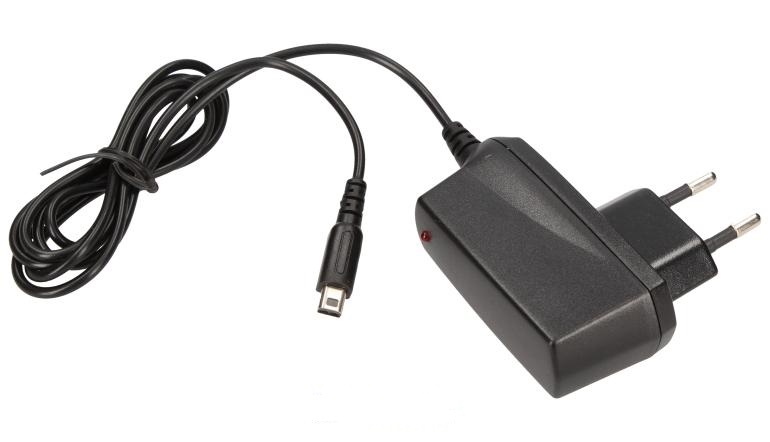 PLUG-CHARGER FOR NINTENDO DSI (XL) Wi-Fi адаптеры для компьютеров, планшетов (iPad, Tab)