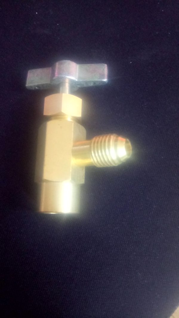 Клапан газового баллона R600, универсальный, WHIRLPOOL 7/16" SAE (F) - 1/4" SAE (M) — изображение 2
