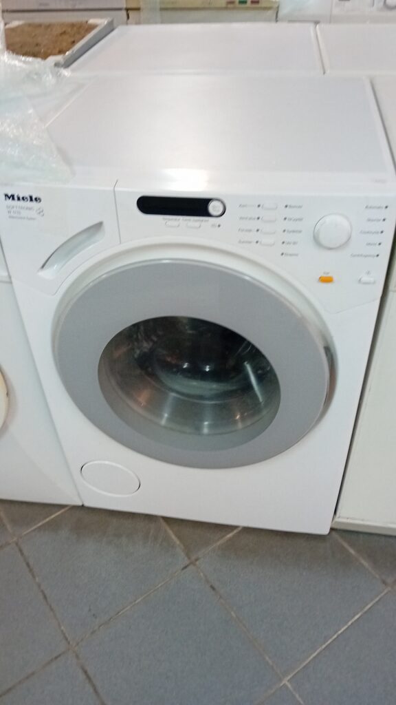 Skalbimo mašina MIELE Стиральные, посудомоечные и сушильные машины