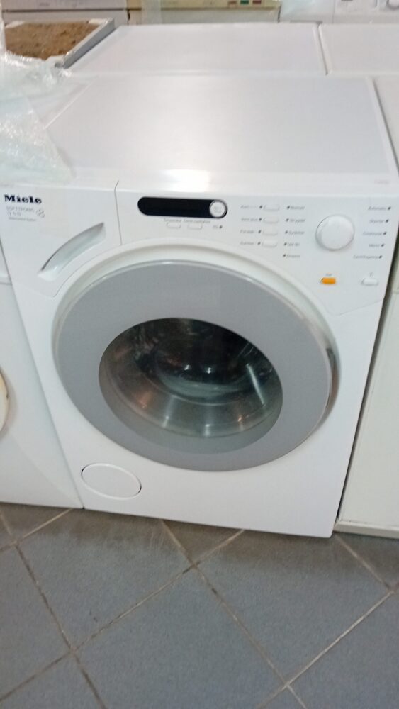 Skalbimo mašina MIELE Стиральные, посудомоечные и сушильные машины
