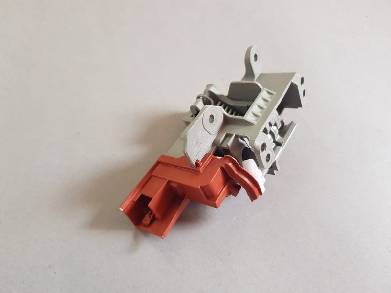 Indaplovės WHIRLPOOL/INDESIT spyna. C00504515 LOCKING ASSEMBLY DEA603 45CM Замки и ручки для дверей посудомоечной машины