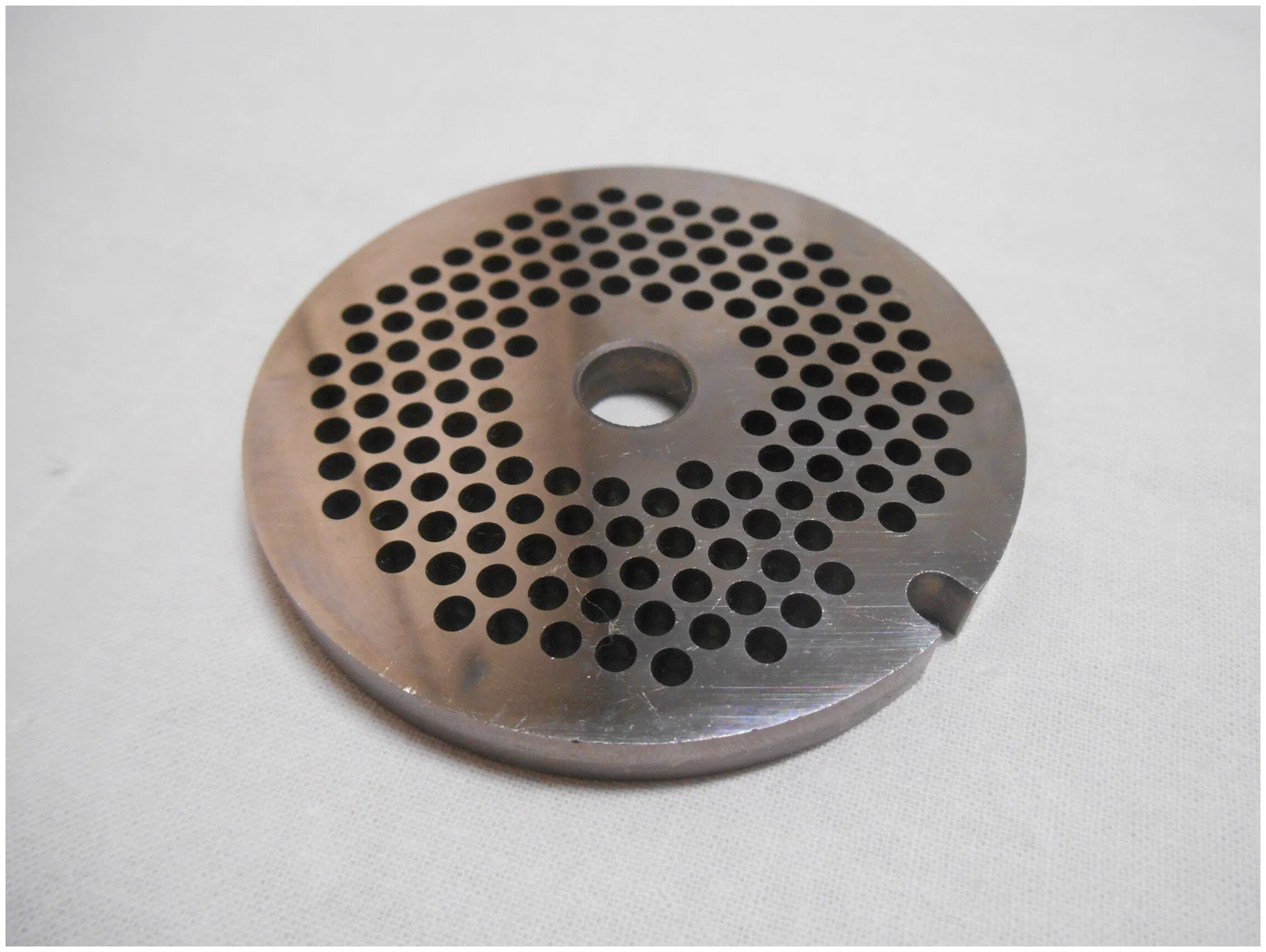 Sietelis (priešpeilis) mėsmalei BOSCH, ZELMER, PHILIPS, PITSOS, REDMOND, NR.5, 2.7mm skylutės, išorė Ø53,5mm, centrinė skylė Ø8mm Детали мясорубки